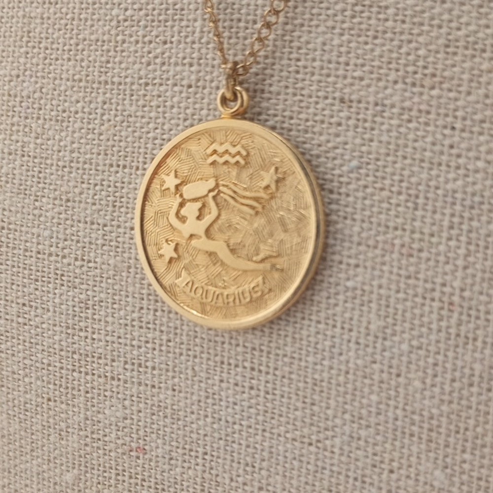 Aquarius Sarah Coventry Vintage 12k GF 24in Chain
